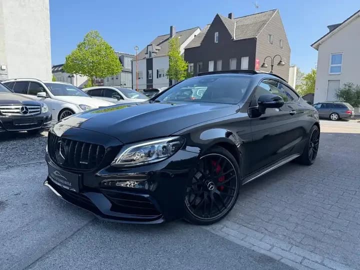 MERCEDES-BENZ C63 2022